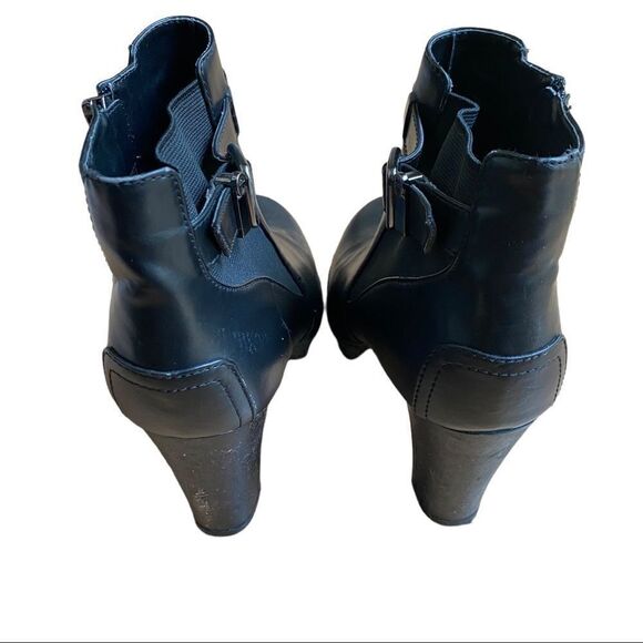 Etienne Aigner Vintage Ankle Boots 3” Heels Black Sz 9 - Picture 3 of 8